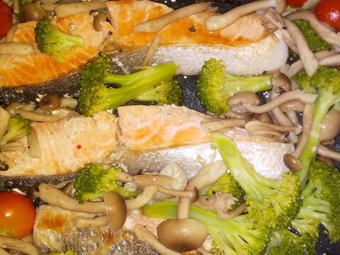 フライパン一つで鮭と野菜の焼き物